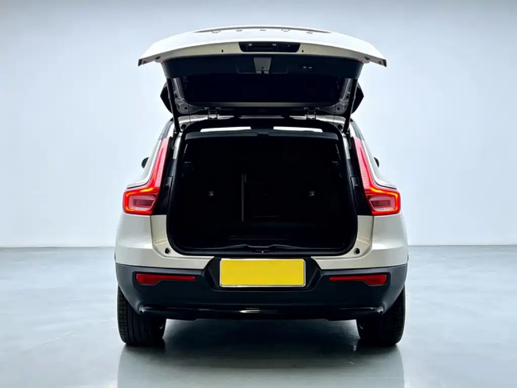 Volvo XC40 NEV — миниатюра 7