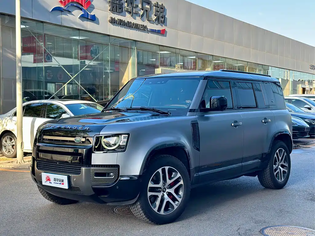 Land Rover Defender 2022