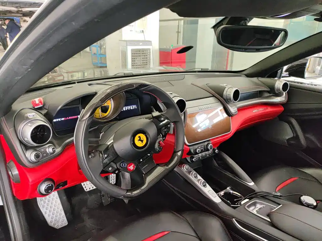 Ferrari GTC4Lusso — миниатюра 3