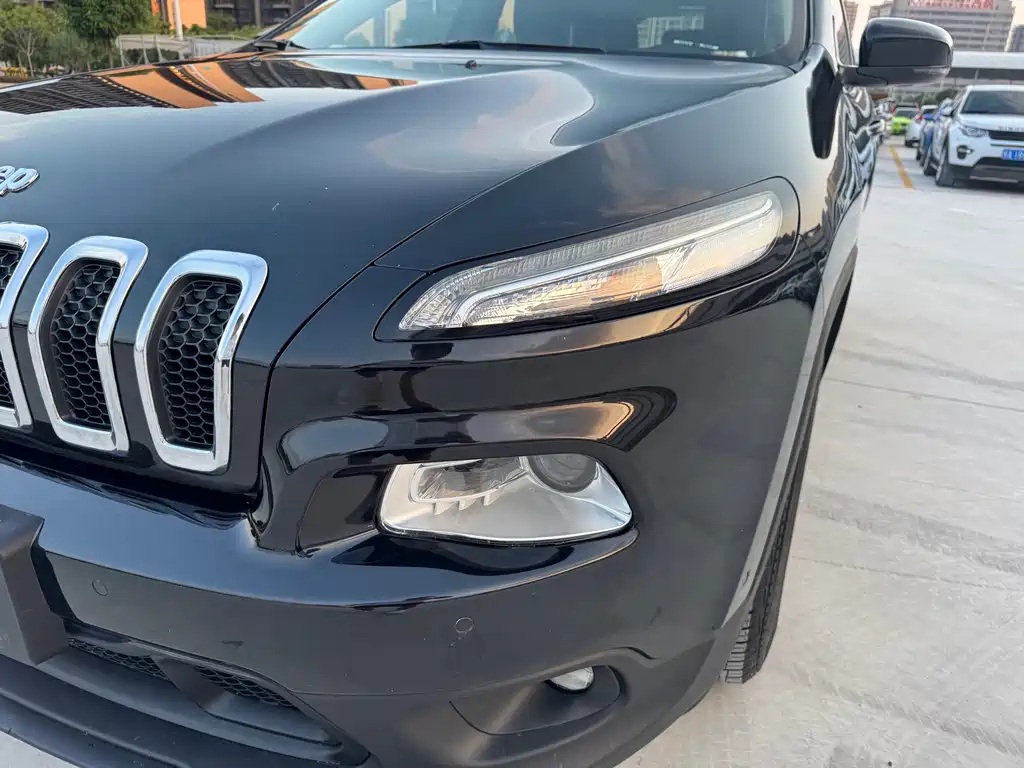 Jeep Cherokee — миниатюра 19