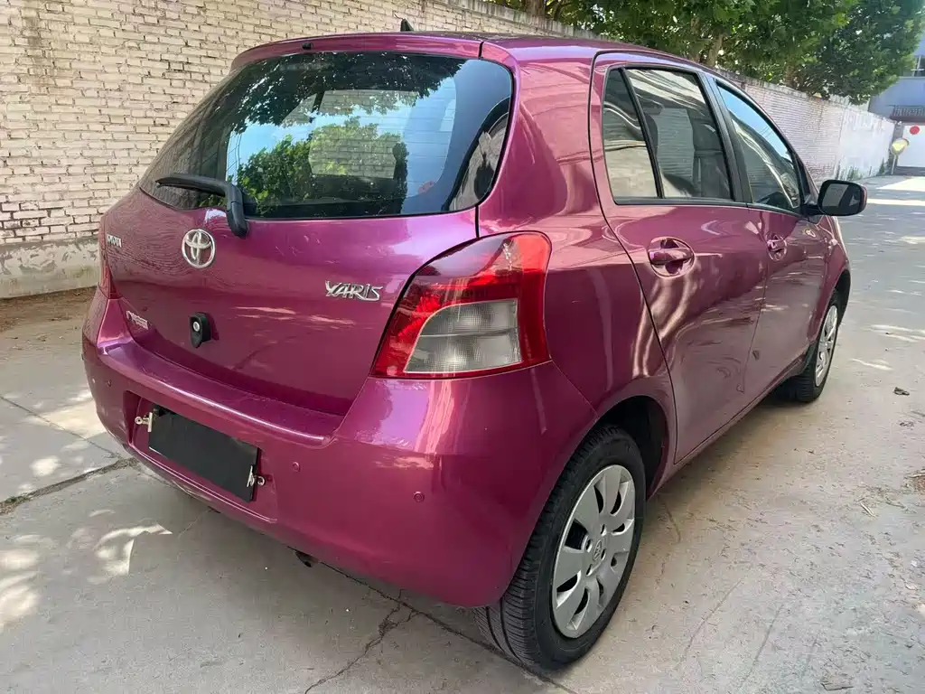 Toyota Yaris — миниатюра 8