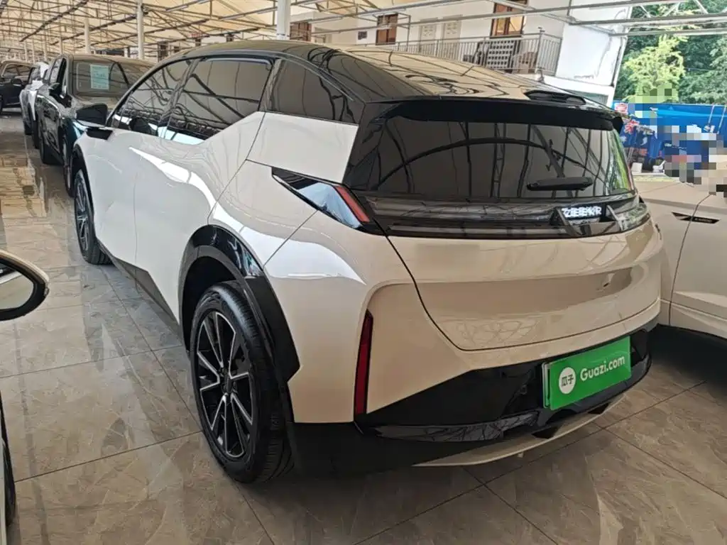 Zeekr X — миниатюра 5