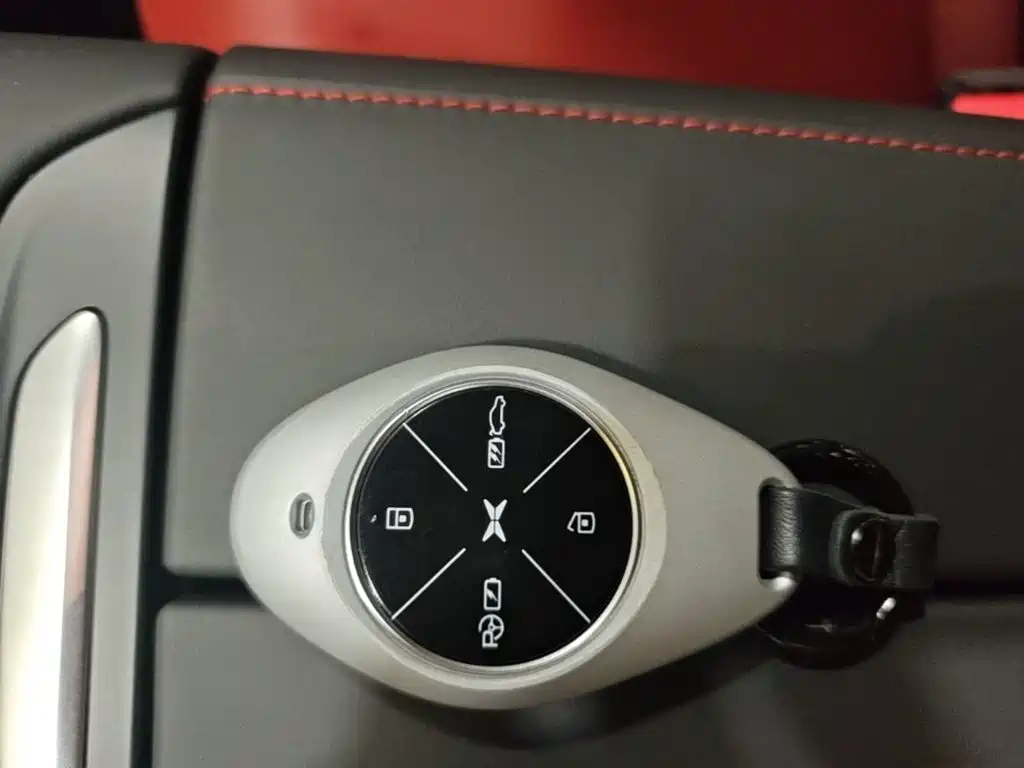 XPeng P7 — миниатюра 9