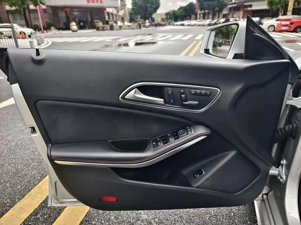 Mercedes-Benz CLA (Import) — миниатюра 20