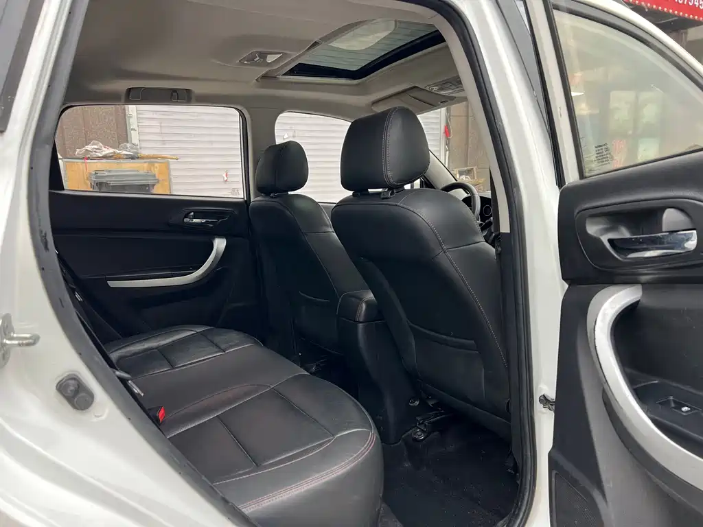 Changan CS35 2016 1.6L AT Luxury V