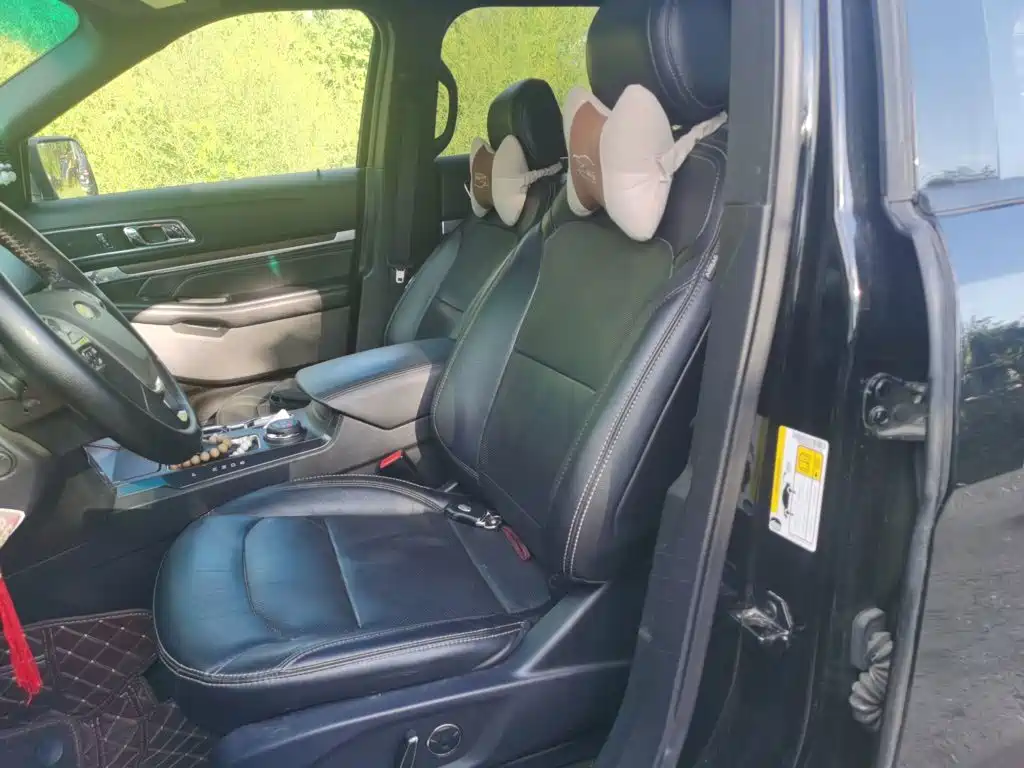 Ford Explorer (Import) — миниатюра 8