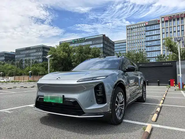 2025 Nio ES6