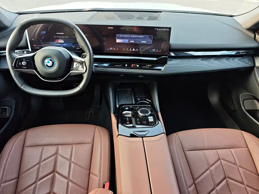BMW i5 — миниатюра 8