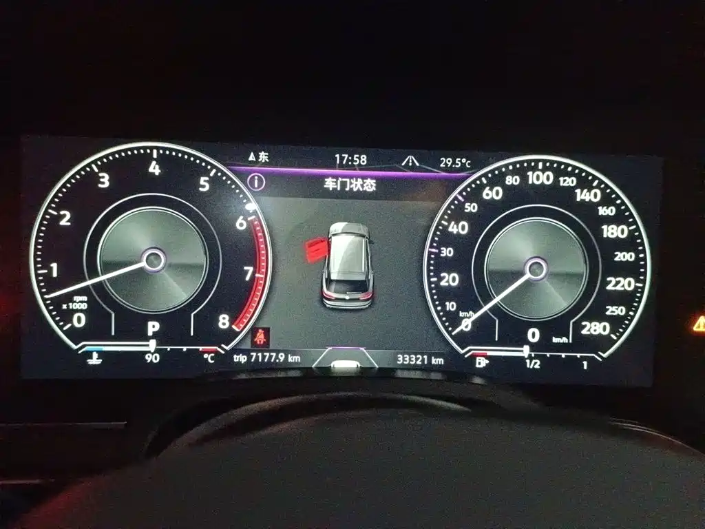 Volkswagen Touareg — миниатюра 12