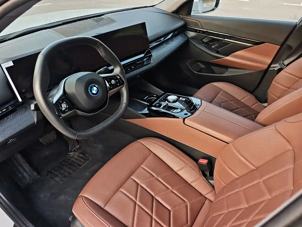 BMW i5 — миниатюра 9