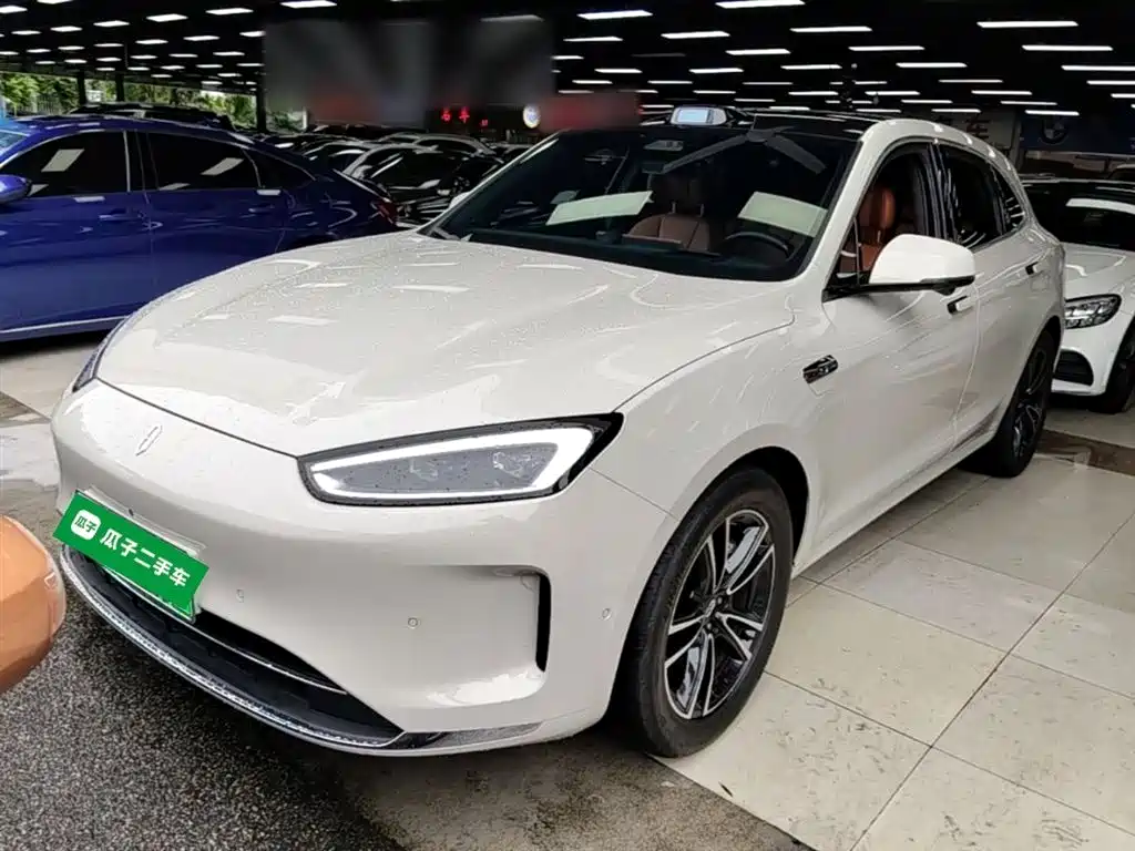 AITO AITO M5 2025