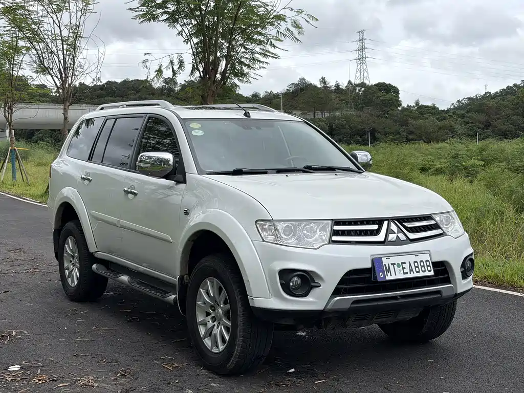Mitsubishi Pajero Sport — миниатюра 2
