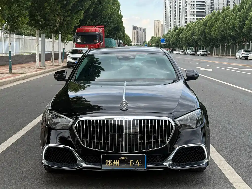 Mercedes-Benz E-Class — миниатюра 2