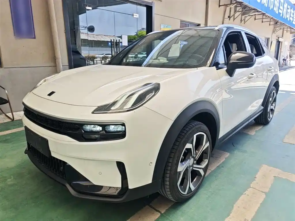 Lynk & Co 06 2023