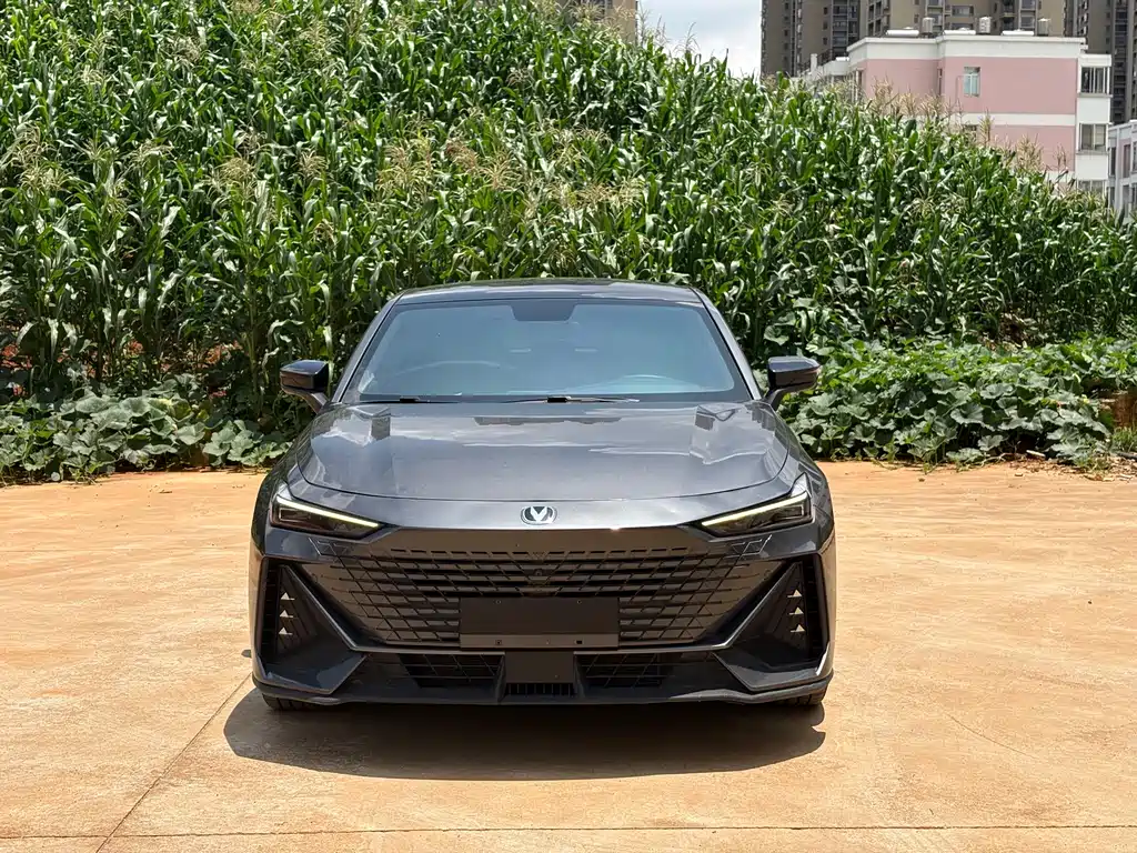 Changan UNI-V 2022 1.5T Luxury