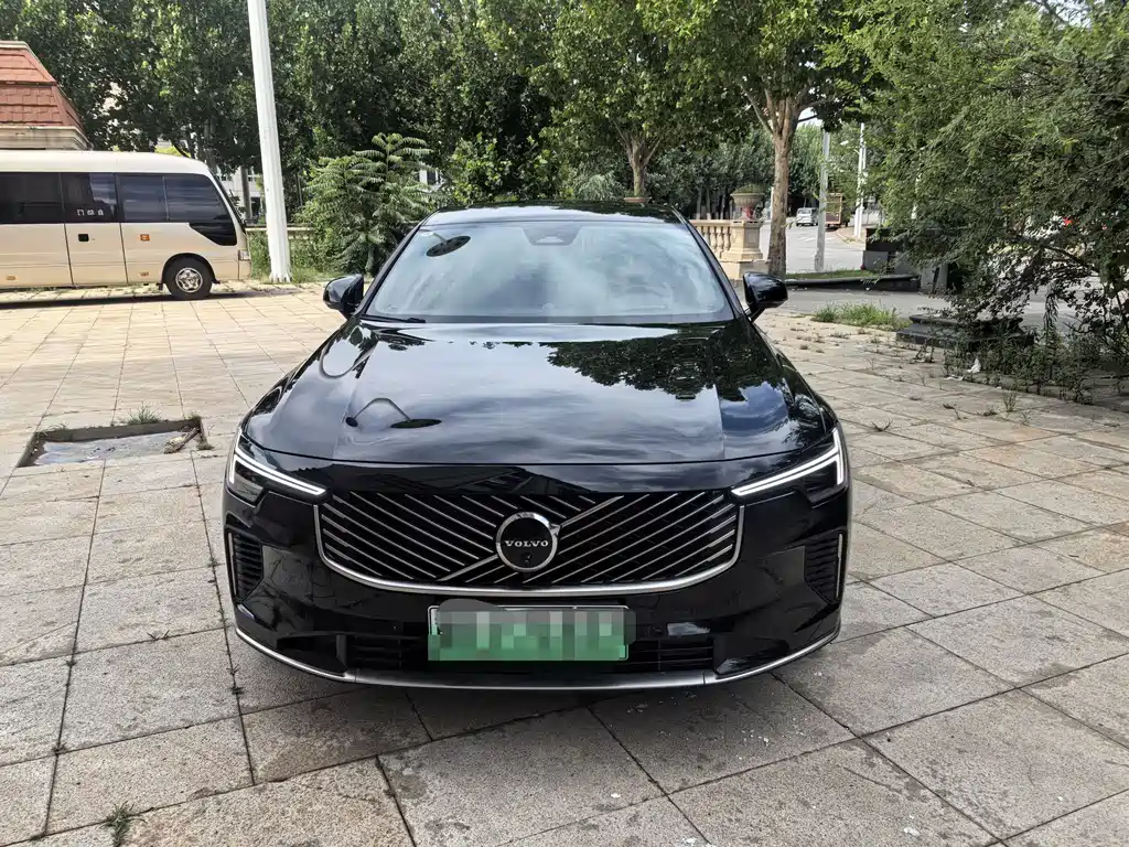 Volvo S90 2026 Luxury