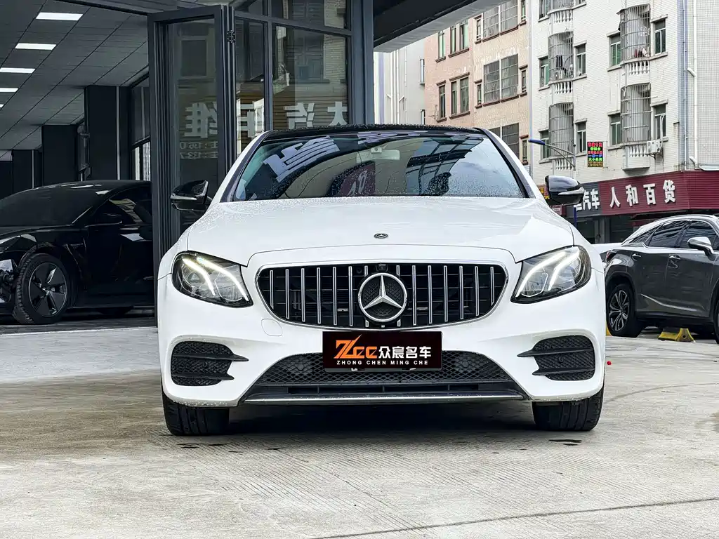 Mercedes-Benz E-Class — миниатюра 2