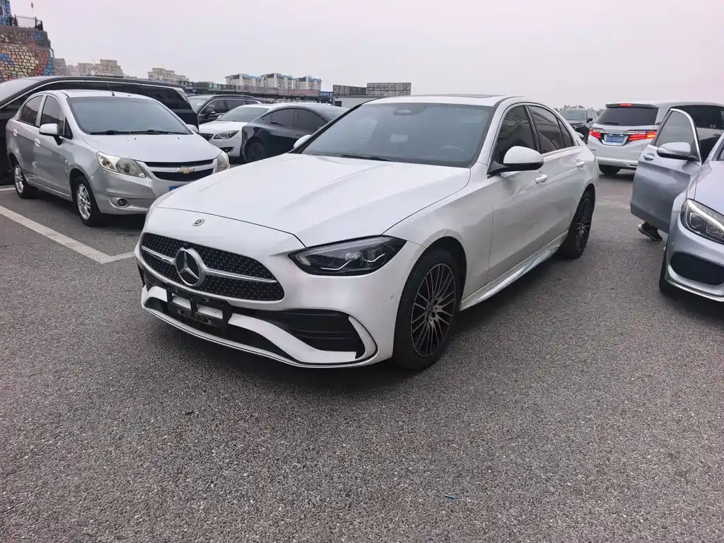 Mercedes-Benz C-Class 2024