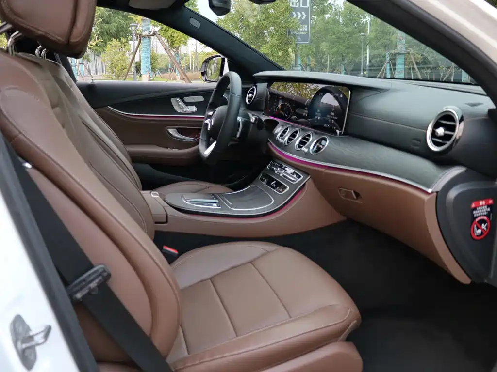 Mercedes-Benz E-Class — миниатюра 14