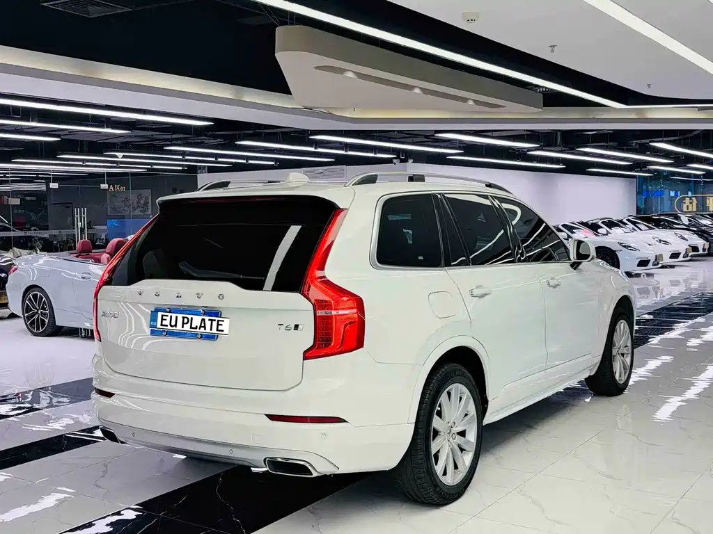 Volvo XC90 2018 T6 7 мест