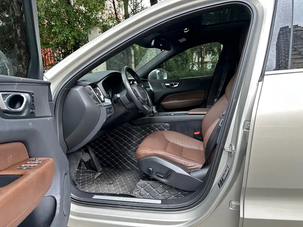Volvo XC60 — миниатюра 2