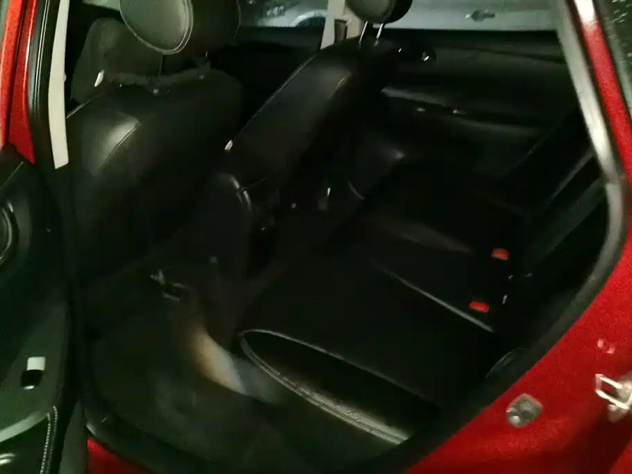 Nissan Tiida — миниатюра 11