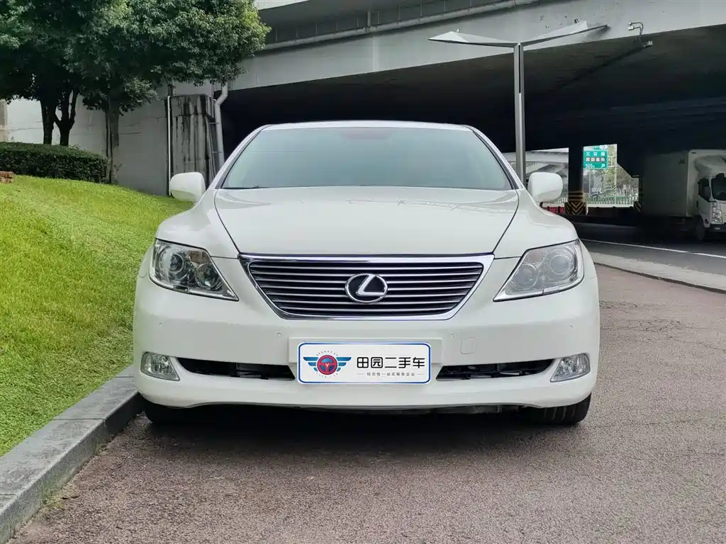 Lexus LS 2006 460L