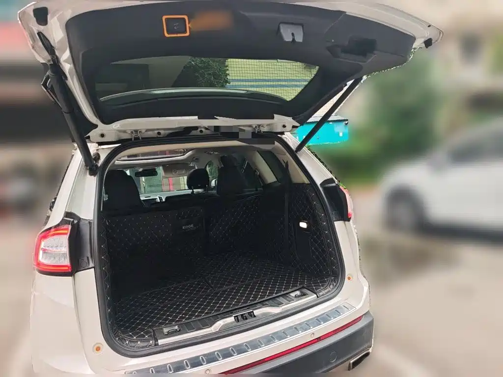 Ford Edge — миниатюра 20