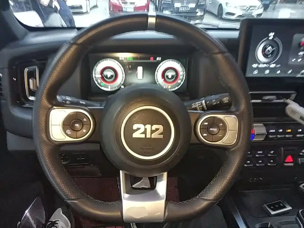 212 212 T01 — миниатюра 11