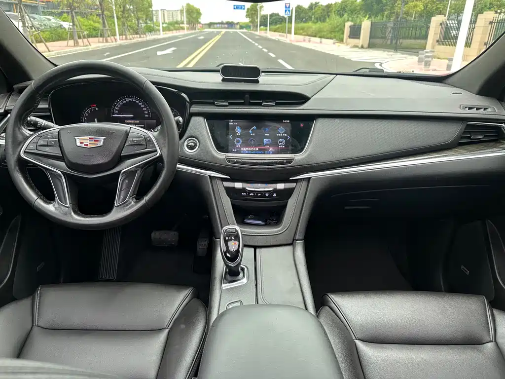 Cadillac XT5 — миниатюра 6
