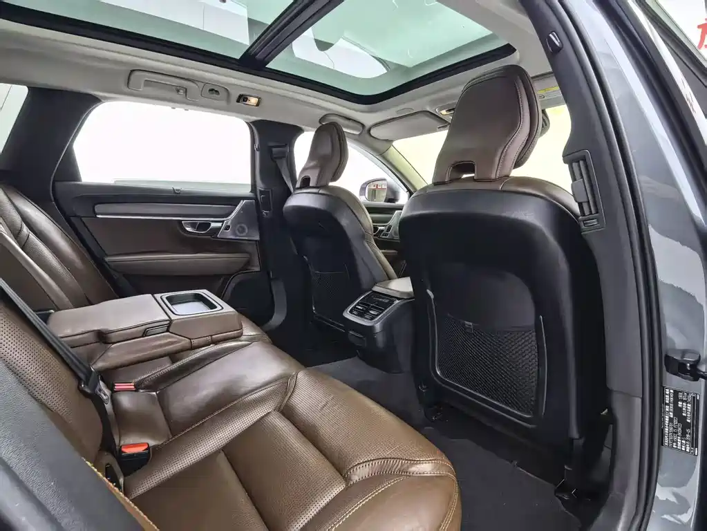 Volvo V90 — миниатюра 10