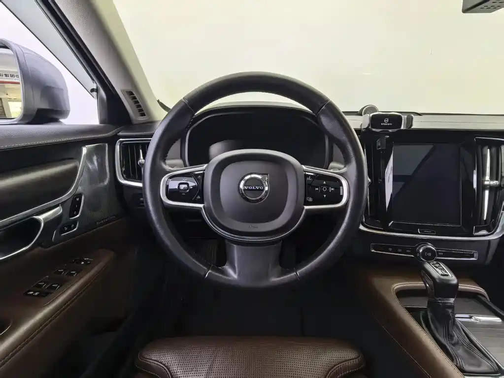 Volvo V90 — миниатюра 13