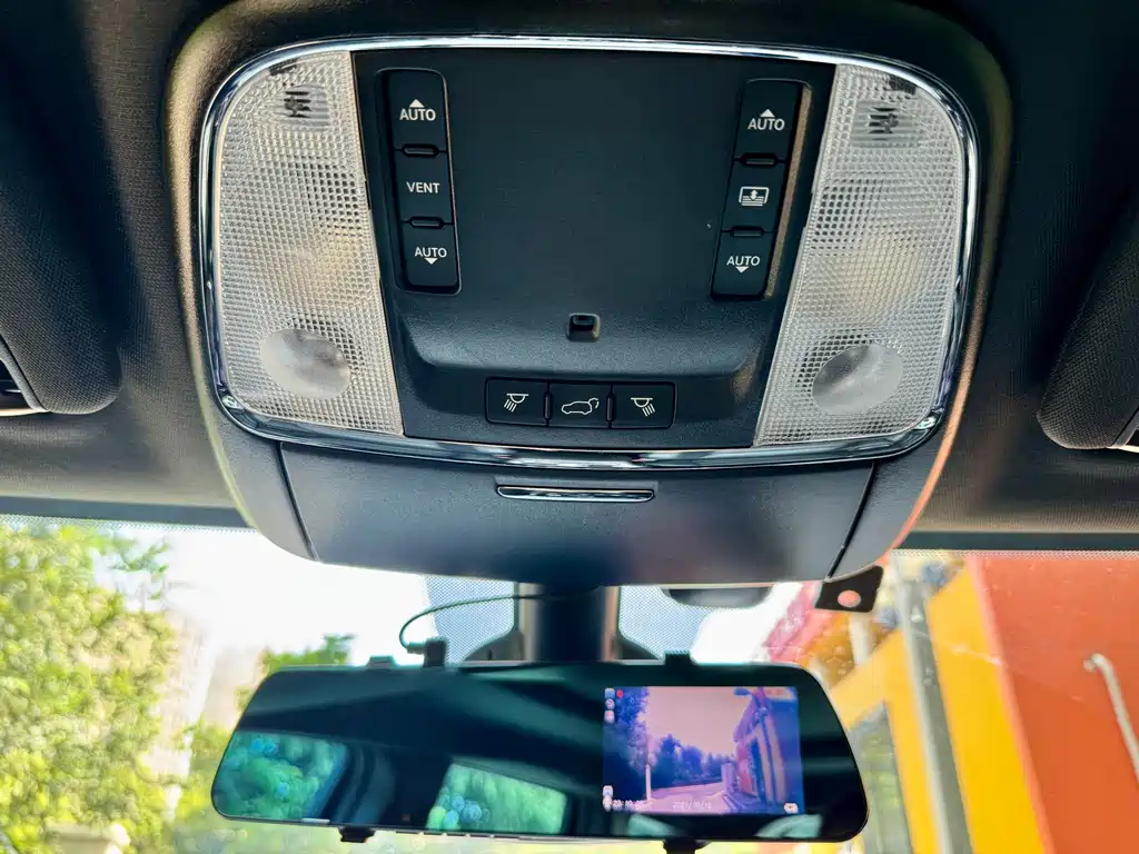 Jeep Grand Cherokee (Import) — миниатюра 18