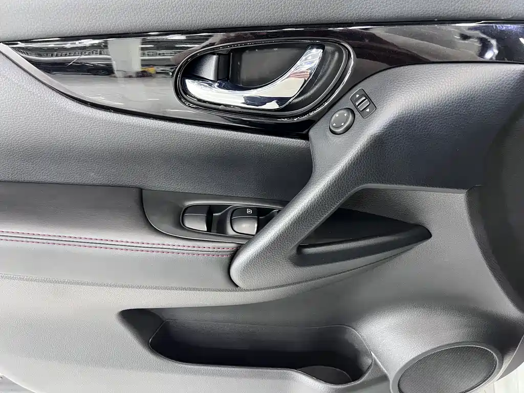 Nissan Qashqai — миниатюра 8