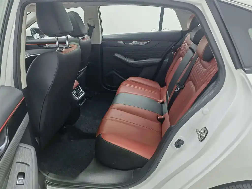 DONGFENG YI HYUN MAX