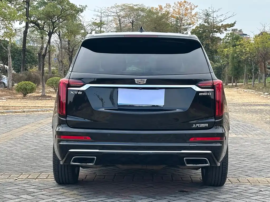 CADILLAC XT6