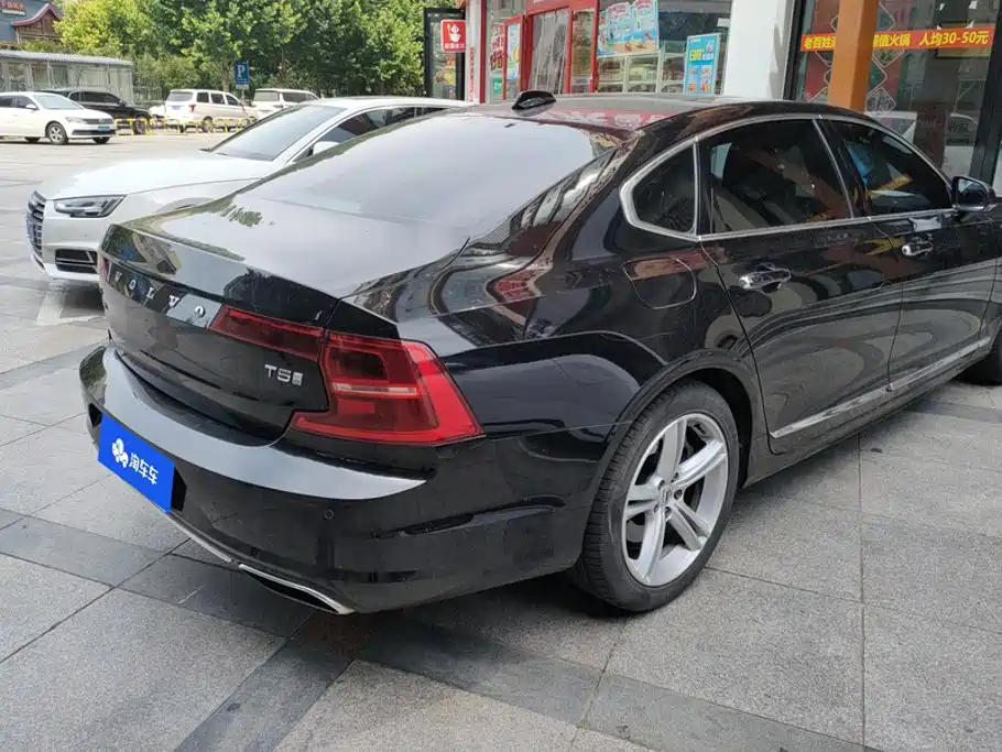 Volvo S90 2019 T5