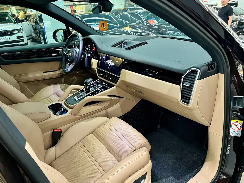 Porsche Cayenne — миниатюра 12