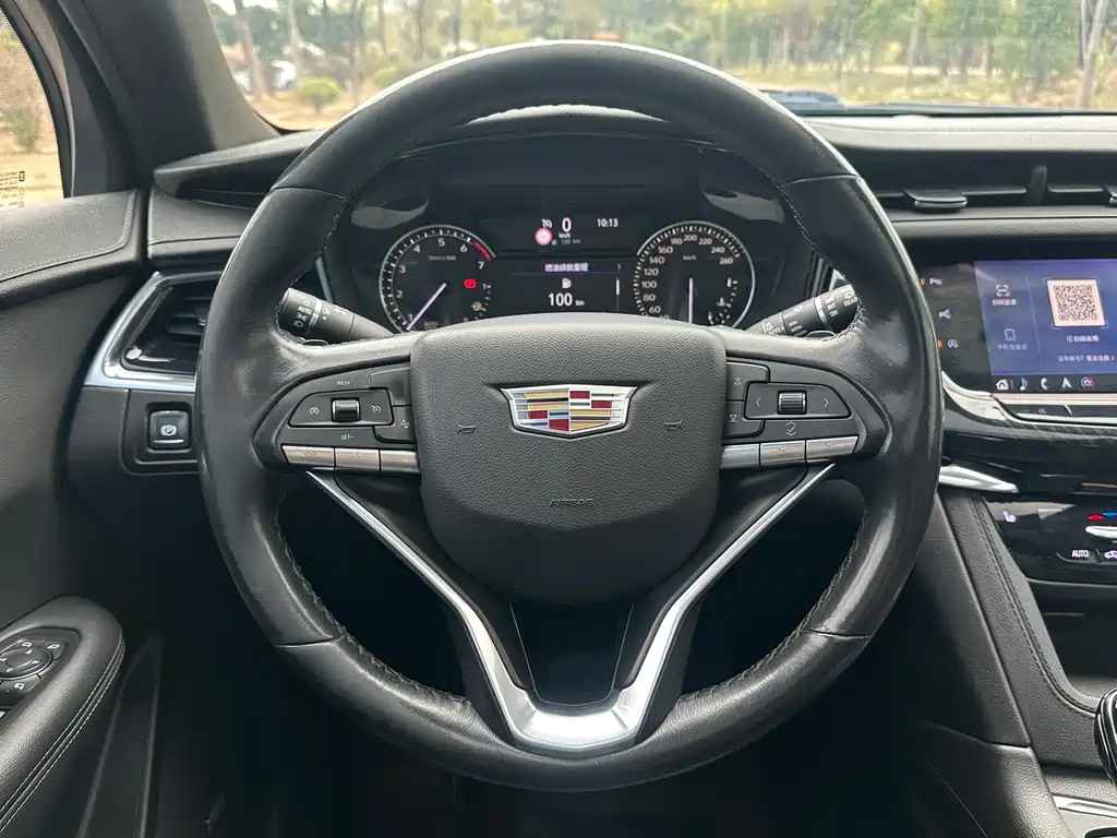 CADILLAC XT6