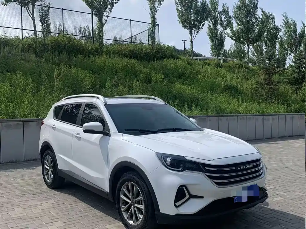 JETOUR X70 2022 1.5T DCT 5 мест