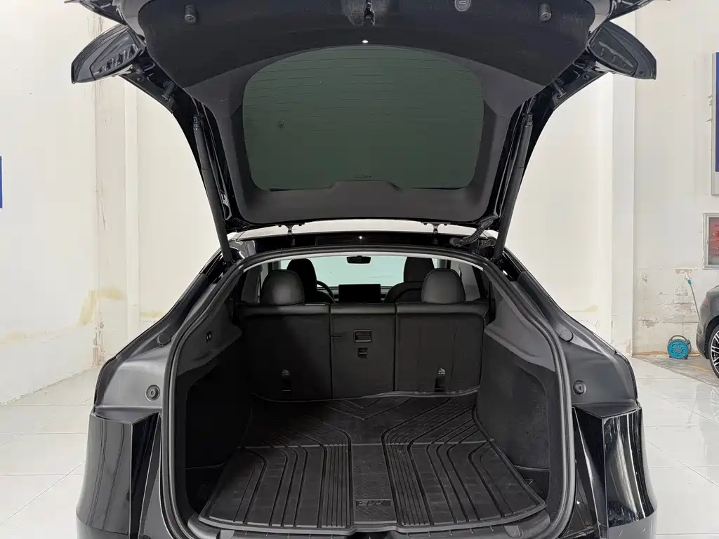 Tesla Model Y — фотографии объявления, Фото 21