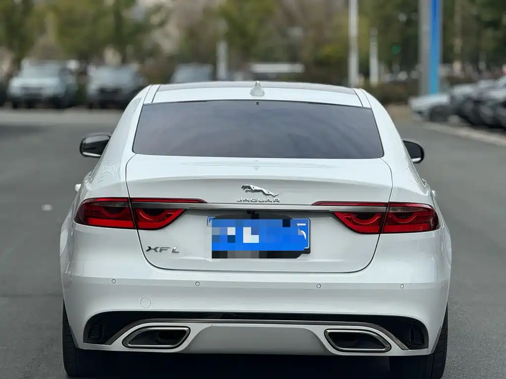 Jaguar XFL — миниатюра 9