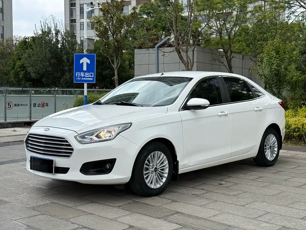 Ford Escort 2015