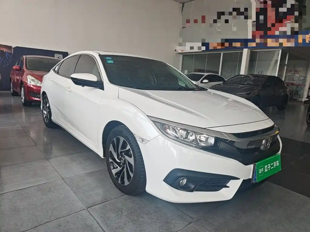 Honda Civic 2016 220TURBO CVT Luxury