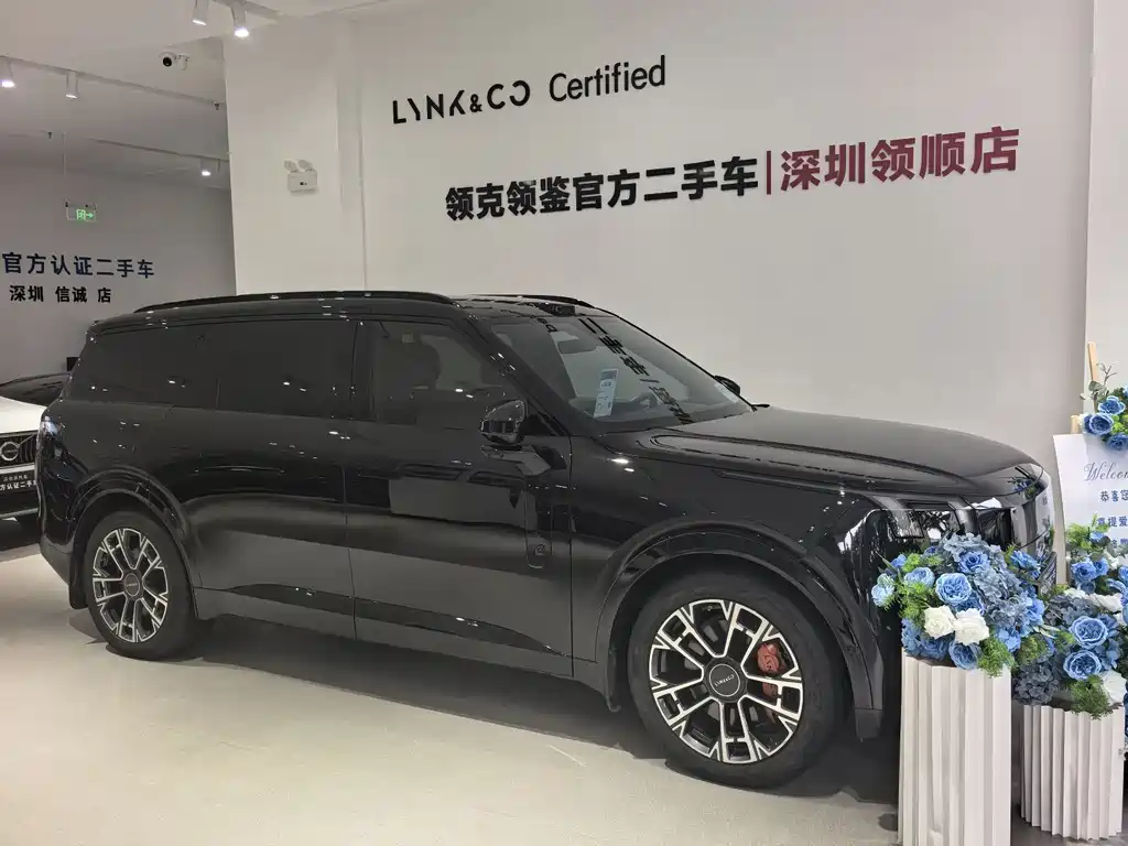 Lynk & Co 900 2025 1.5T Ultra 6 мест
