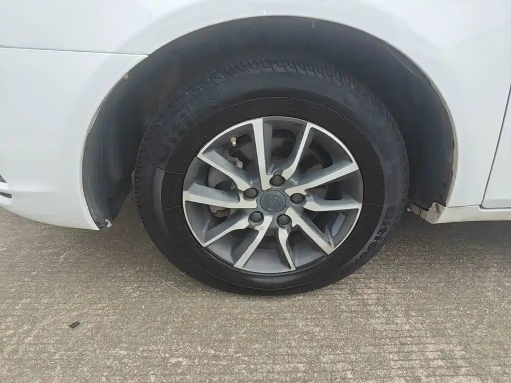 Geely Emgrand — миниатюра 23