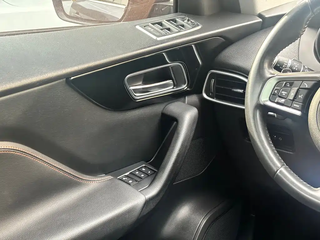 Jaguar F-PACE — миниатюра 14