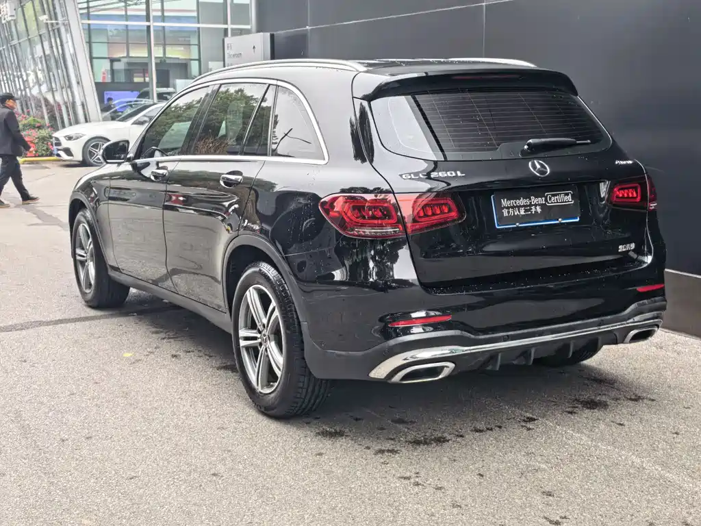MERCEDES-BENZ GLC