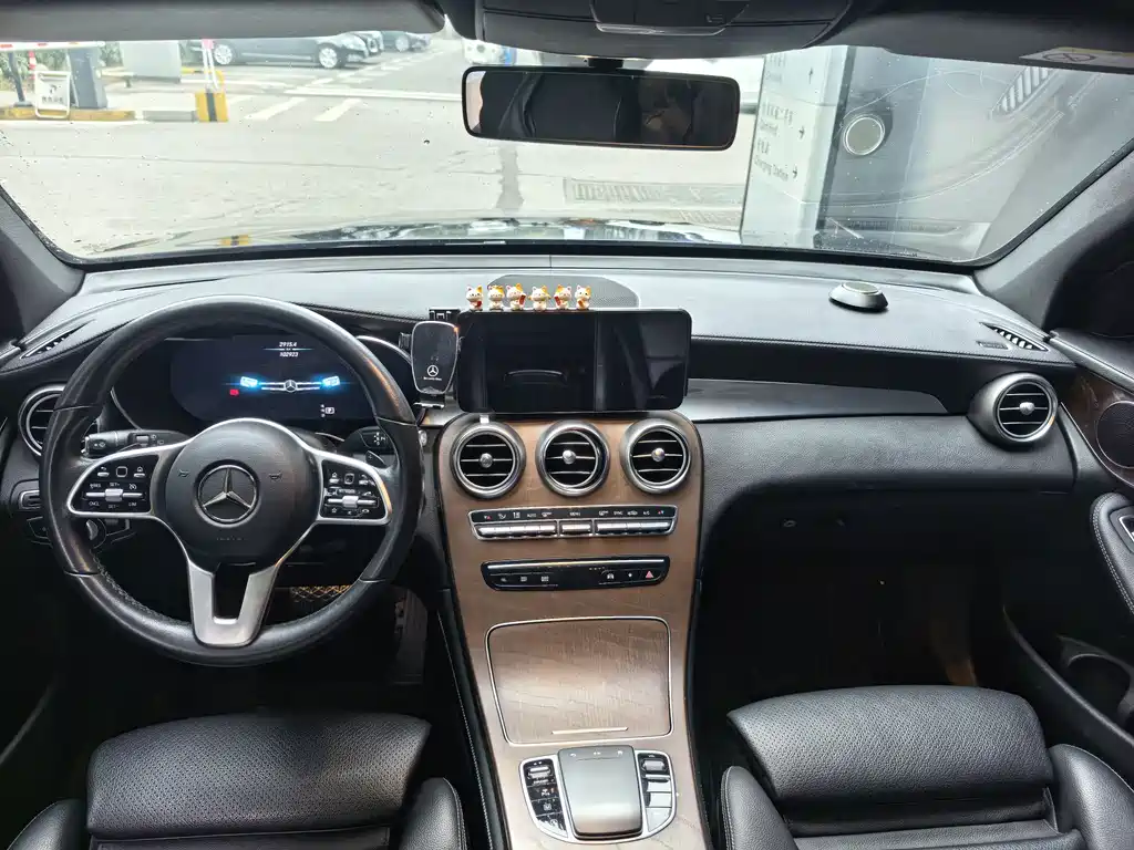MERCEDES-BENZ GLC