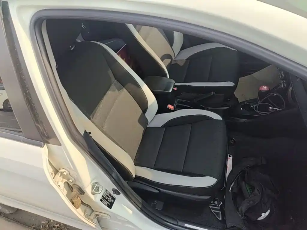 Toyota Yaris L — миниатюра 25